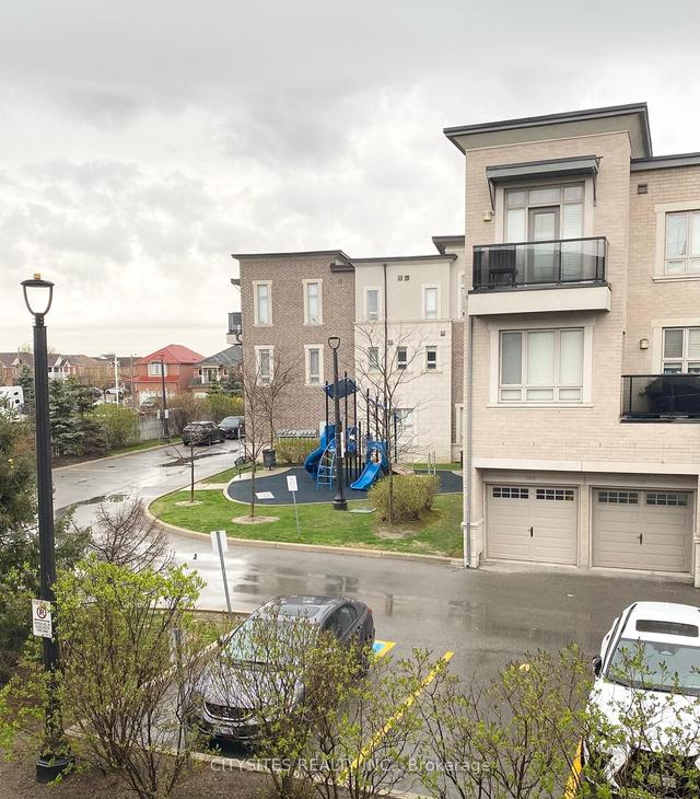 18 - 9621 Jane St, Townhouse with 2 bedrooms, 2 bathrooms and 1 parking in Vaughan ON | Image 6