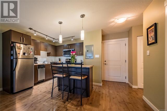 204 - 1600 Caspers Way, Condo with 1 bedrooms, 1 bathrooms and 1 parking in Nanaimo BC | Image 3