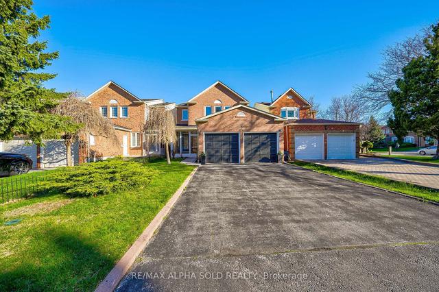 126 Chapel Park Sq, House detached with 4 bedrooms, 4 bathrooms and 6 parking in Toronto ON | Image 12
