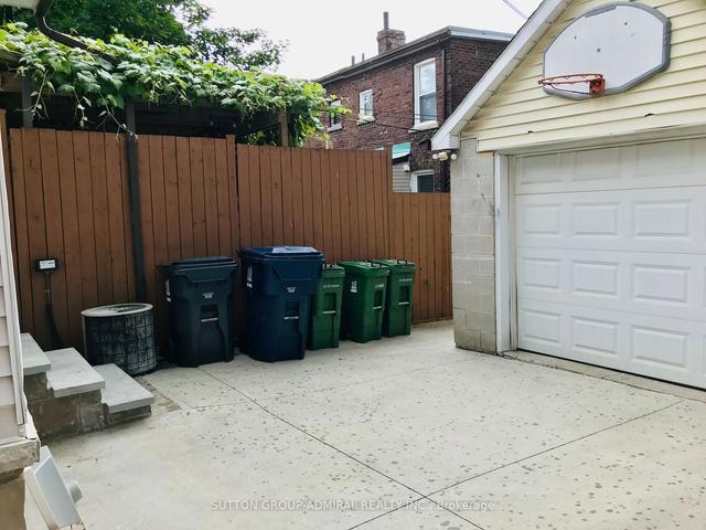 976 St Clarens Ave, House semidetached with 3 bedrooms, 3 bathrooms and 1 parking in Toronto ON | Image 25