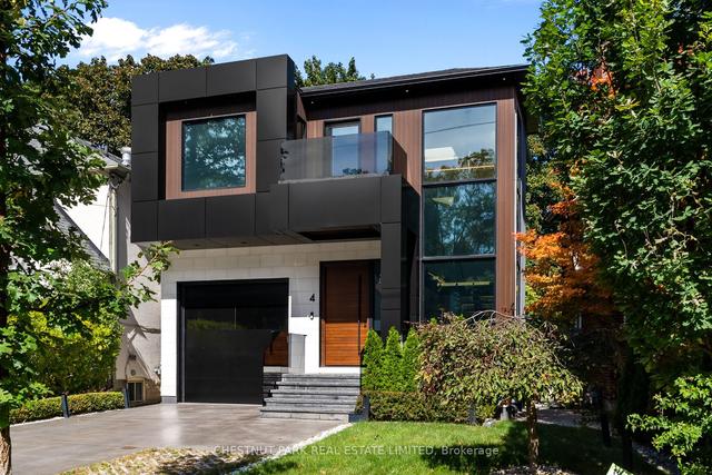 4 Douglas Cres, House detached with 4 bedrooms, 5 bathrooms and 4 parking in Toronto ON | Image 23