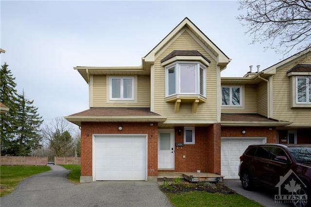 470 Valade Cres, Townhouse with 3 bedrooms, 2 bathrooms and 2 parking in Ottawa ON | Image 1