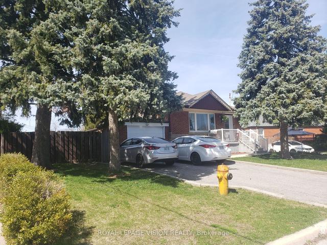 98 Flora Dr, House detached with 3 bedrooms, 2 bathrooms and 5 parking in Toronto ON | Image 15