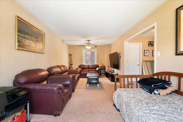 2 Old Colony Dr, House detached with 4 bedrooms, 3 bathrooms and 4 parking in Whitby ON | Image 5