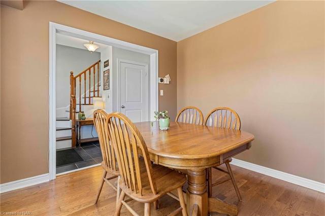 74 Chicory Cres, House detached with 3 bedrooms, 1 bathrooms and 2 parking in St. Catharines ON | Image 24