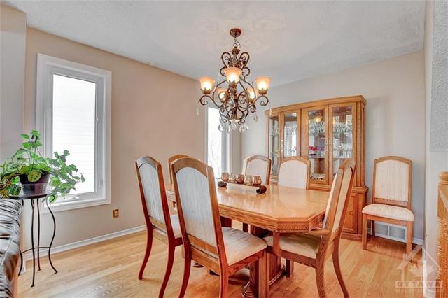 1515 Delia Crescent, House detached with 4 bedrooms, 3 bathrooms and 4 parking in Ottawa ON | Image 6