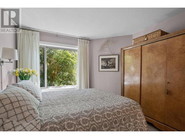 2 - 1530 Kelglen Cres, House attached with 3 bedrooms, 2 bathrooms and null parking in Kelowna BC | Image 17
