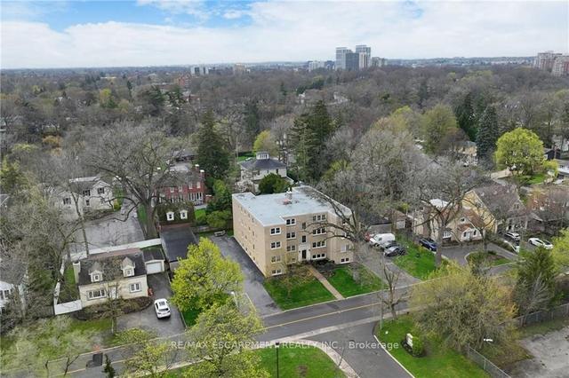 1 - 288 Reynolds St, Condo with 2 bedrooms, 1 bathrooms and 1 parking in Oakville ON | Image 17