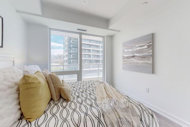 N1305 - 7 Golden Lion Hts, Condo with 2 bedrooms, 2 bathrooms and 0 parking in Toronto ON | Image 17