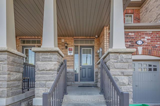 11 Bushwood Tr, House attached with 3 bedrooms, 3 bathrooms and 3 parking in Brampton ON | Image 24