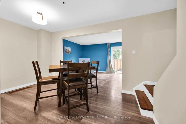 N - 25 Bryna Ave, Townhouse with 3 bedrooms, 2 bathrooms and 1 parking in Hamilton ON | Image 4
