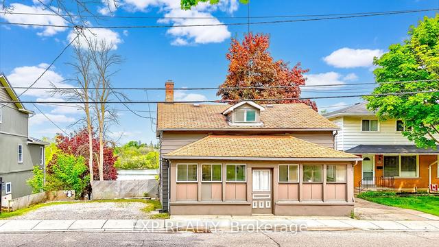 135 Queen St E, House detached with 5 bedrooms, 3 bathrooms and 3 parking in Cambridge ON | Image 34