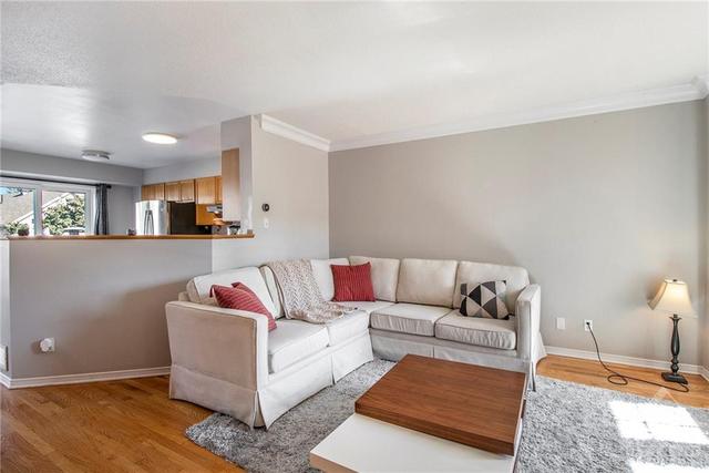 1553 Duplante Ave, Townhouse with 3 bedrooms, 2 bathrooms and 2 parking in Ottawa ON | Image 7