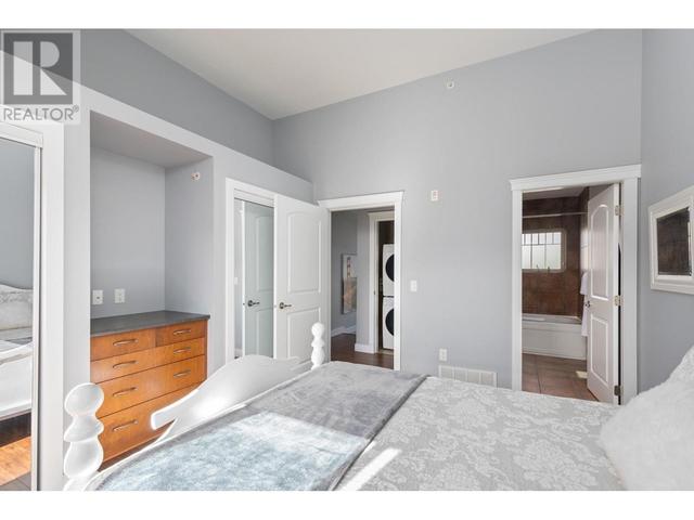 211 - 1795 Country Club Dr, House attached with 2 bedrooms, 2 bathrooms and null parking in Kelowna BC | Image 21