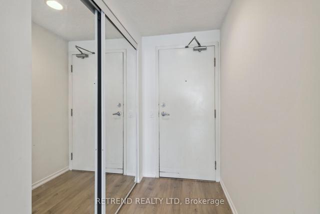 1013 - 7 Bishop Ave, Condo with 1 bedrooms, 1 bathrooms and 1 parking in Toronto ON | Image 9