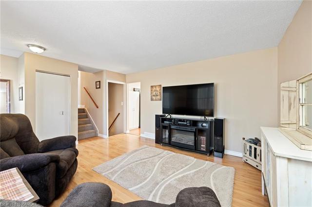 1314 Waverley Cres, House detached with 3 bedrooms, 1 bathrooms and 6 parking in Kingston ON | Image 37