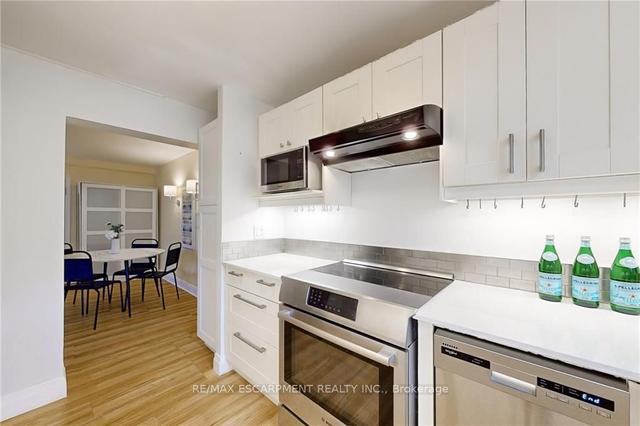 1 - 288 Reynolds St, Condo with 2 bedrooms, 1 bathrooms and 1 parking in Oakville ON | Image 4