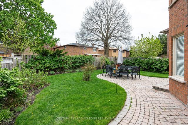 8 Mooreland Ct, House detached with 4 bedrooms, 4 bathrooms and 4 parking in Markham ON | Image 24