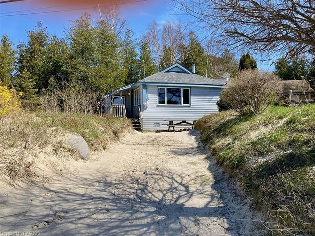 16 Shore Road, House detached with 3 bedrooms, 1 bathrooms and 2 parking in Saugeen 29 ON | Image 35
