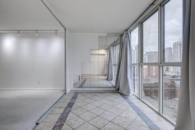 1403 - 15 Maitland Pl, Condo with 1 bedrooms, 1 bathrooms and 1 parking in Toronto ON | Image 4