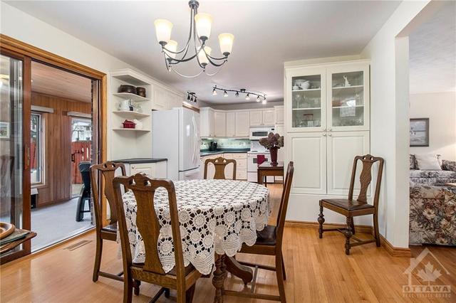 78 Albert St, House detached with 3 bedrooms, 2 bathrooms and 3 parking in North Dundas ON | Image 11