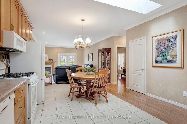 238 Hepburn Cres, House detached with 2 bedrooms, 3 bathrooms and 3.5 parking in Hamilton ON | Image 4