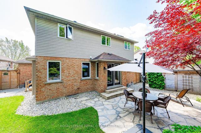 42 Peartree Cres, House detached with 3 bedrooms, 4 bathrooms and 6 parking in Guelph ON | Image 31