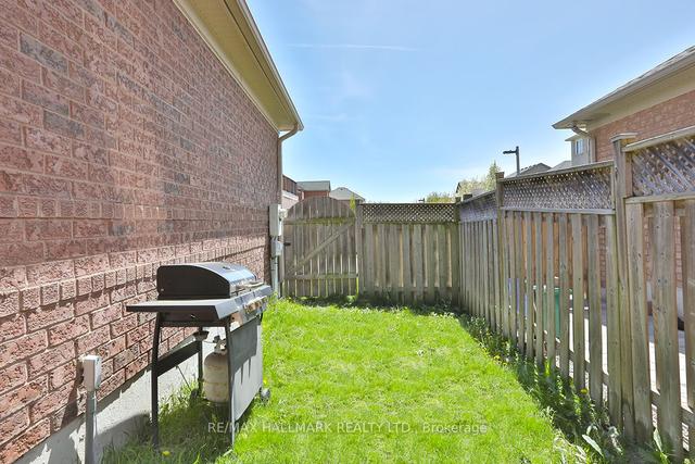 467 White's Hill Ave, House attached with 2 bedrooms, 3 bathrooms and 2 parking in Markham ON | Image 24
