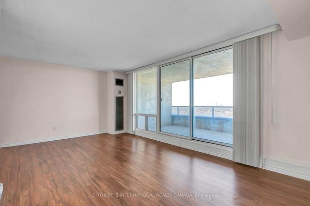 2204 - 50 Quebec Ave, Condo with 2 bedrooms, 2 bathrooms and 1 parking in Toronto ON | Image 30