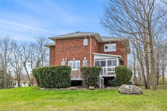 556 Mount Chesney Road, House detached with 4 bedrooms, 2 bathrooms and 10 parking in South Frontenac ON | Image 39