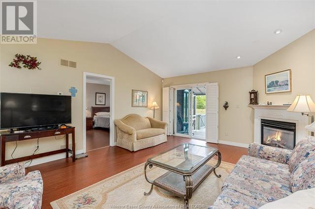 2260 Questa, House attached with 4 bedrooms, 3 bathrooms and null parking in Windsor ON | Image 9