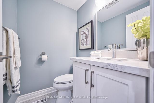 126 Chapel Park Sq, House detached with 4 bedrooms, 4 bathrooms and 6 parking in Toronto ON | Image 11