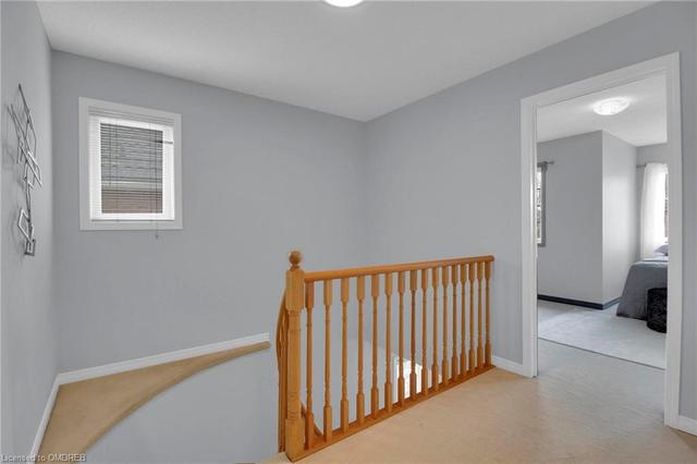 314 Fasken Crt, House semidetached with 4 bedrooms, 2 bathrooms and 3 parking in Milton ON | Image 5