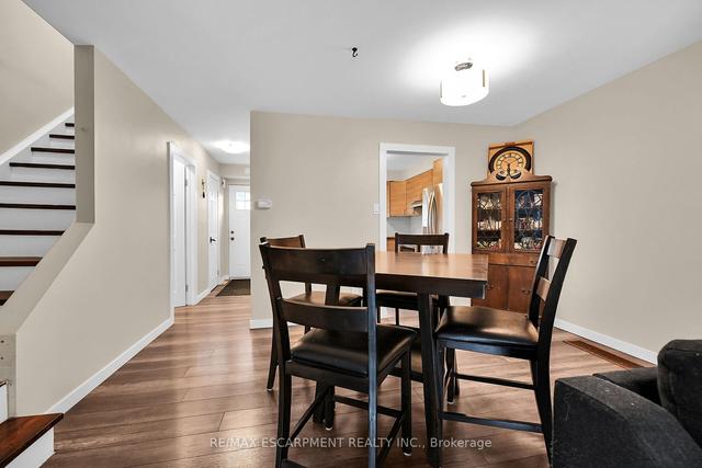 N - 25 Bryna Ave, Townhouse with 3 bedrooms, 2 bathrooms and 1 parking in Hamilton ON | Image 5