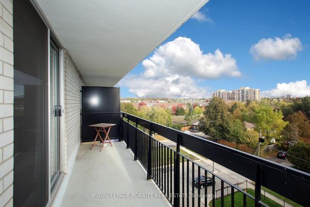 604 - 1100 Caven St, Condo with 2 bedrooms, 1 bathrooms and 1 parking in Mississauga ON | Image 8