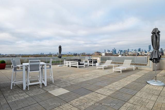 1026 - 1 Shaw St, Condo with 2 bedrooms, 2 bathrooms and 1 parking in Toronto ON | Image 26