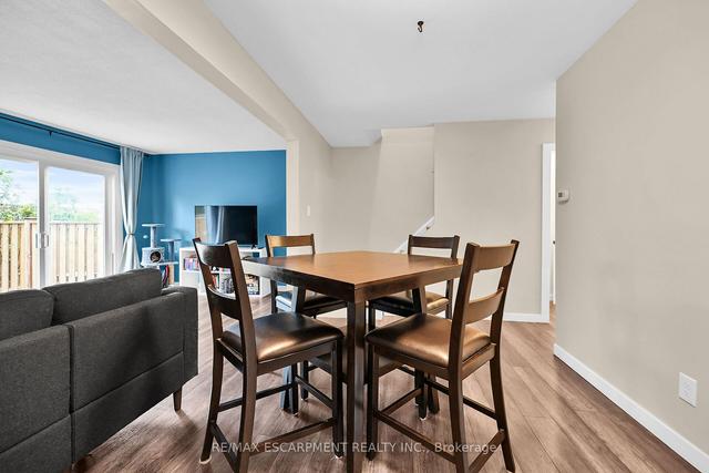 N - 25 Bryna Ave, Townhouse with 3 bedrooms, 2 bathrooms and 1 parking in Hamilton ON | Image 3
