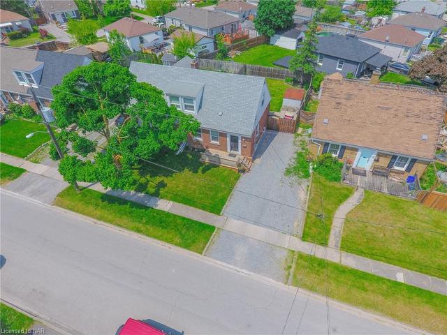 9 Beard Pl, House semidetached with 4 bedrooms, 2 bathrooms and 1 parking in St. Catharines ON | Image 19