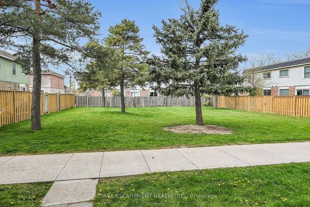 N - 25 Bryna Ave, Townhouse with 3 bedrooms, 2 bathrooms and 1 parking in Hamilton ON | Image 31
