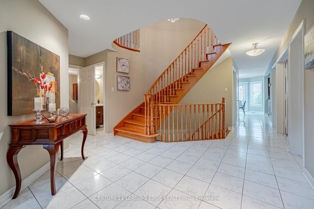 8 Mooreland Ct, House detached with 4 bedrooms, 4 bathrooms and 4 parking in Markham ON | Image 6