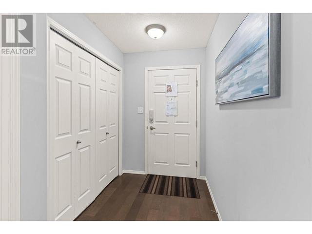 401 - 1128 Sunset Drive, Condo with 3 bedrooms, 2 bathrooms and 1 parking in Kelowna BC | Image 5