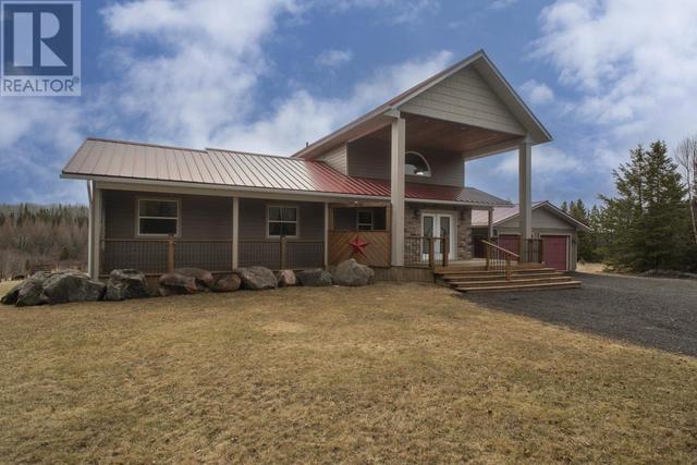 1140 Onion Lake Rd, House detached with 3 bedrooms, 2 bathrooms and null parking in Thunder Bay ON | Image 1