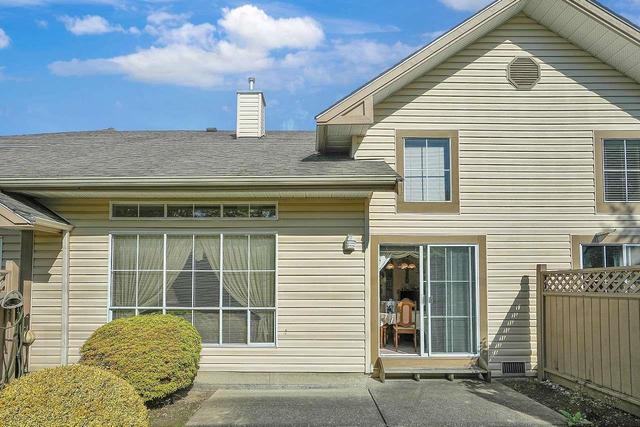 2 - 6140 192nd St, House attached with 2 bedrooms, 3 bathrooms and 2 parking in Surrey BC | Image 32