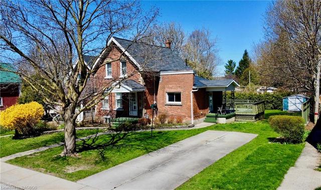 658 9th Street E, House detached with 3 bedrooms, 2 bathrooms and 2 parking in Owen Sound ON | Image 1