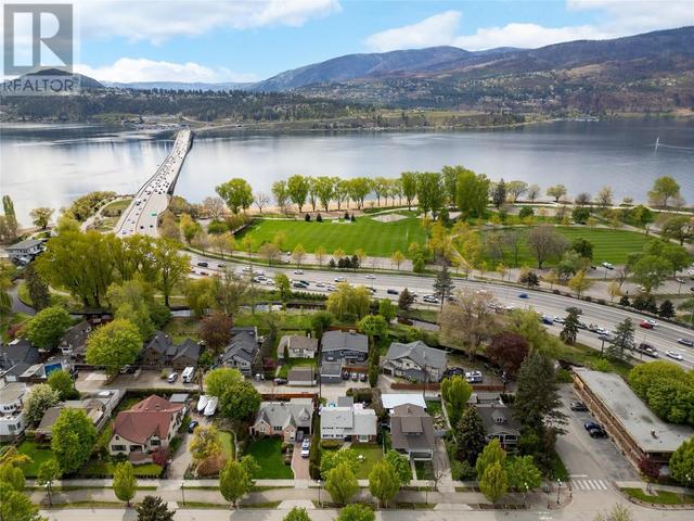 1820 Abbott St, House detached with 4 bedrooms, 2 bathrooms and 4 parking in Kelowna BC | Image 35