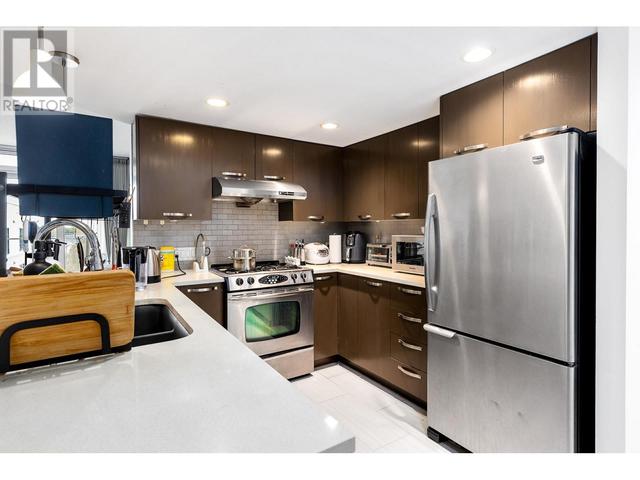 910 - 6888 Cooney Rd, Condo with 1 bedrooms, 1 bathrooms and 1 parking in Richmond BC | Image 14