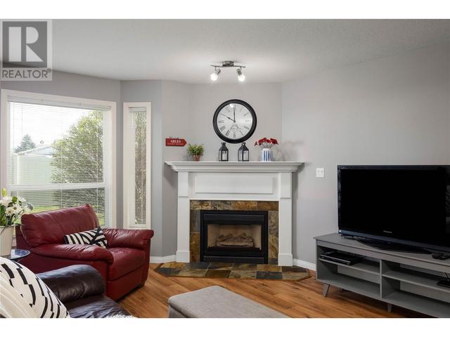 33 - 1120 Guisachan Road, House attached with 3 bedrooms, 2 bathrooms and 2 parking in Kelowna BC | Image 5
