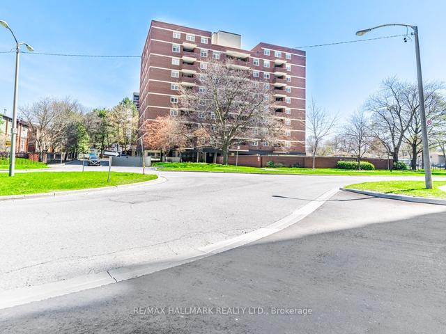 1002 - 40 Chichester Pl, Condo with 2 bedrooms, 2 bathrooms and 1 parking in Toronto ON | Image 1