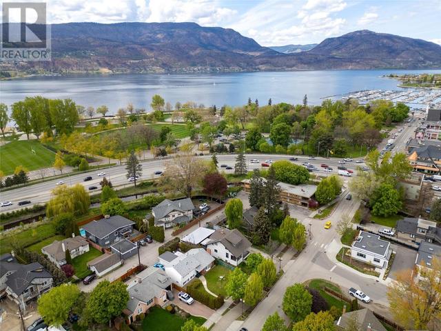 1820 Abbott St, House detached with 4 bedrooms, 2 bathrooms and 4 parking in Kelowna BC | Image 34