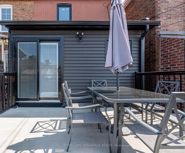 10 Innes Ave, House semidetached with 3 bedrooms, 3 bathrooms and 1 parking in Toronto ON | Image 22